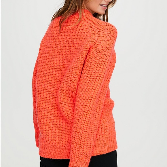 Aritzia Sweater - Picture 2 of 7